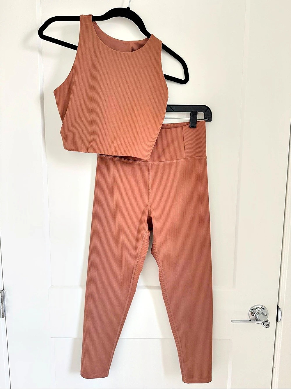 Girlfriend Collective Ribbed Set in Rye (Size M) - Picture 2 of 3